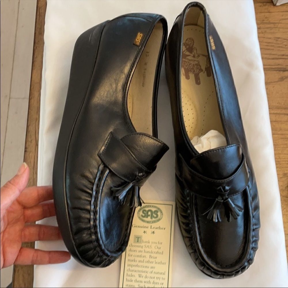 SAS BLACK LEATHER TASSLE WEDGE COMFORT SHO… - Picture 2 of 11